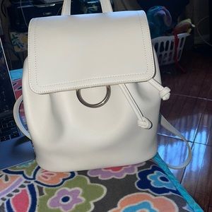 White MIni Backpack 🤍🤍